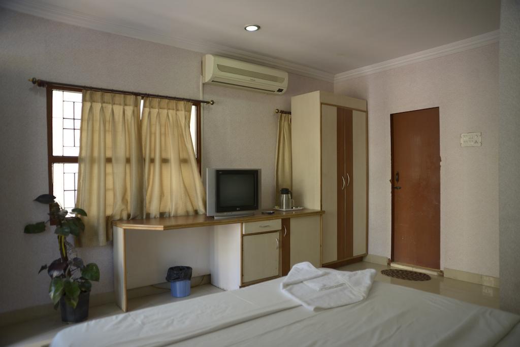 Hotel Sri Sai Krupa Hyderabad Room photo